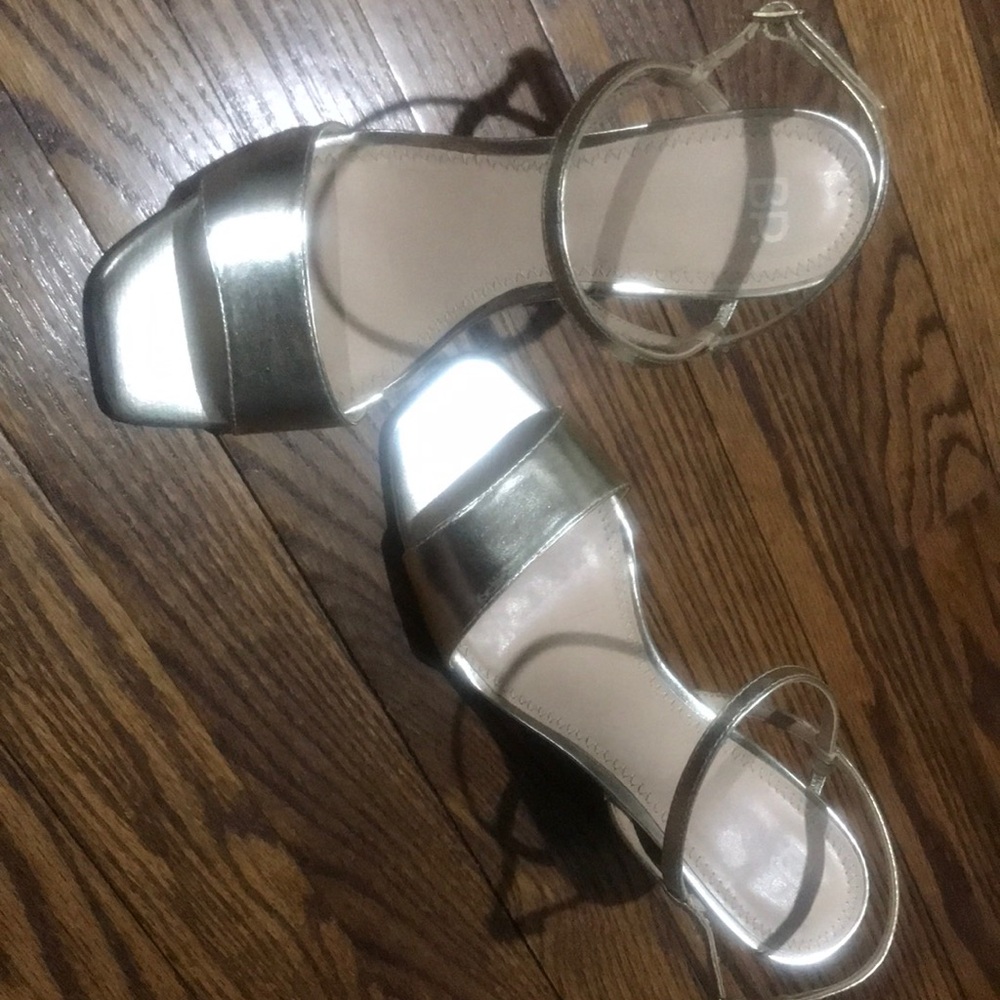 Elegant Gold Strappy Heels